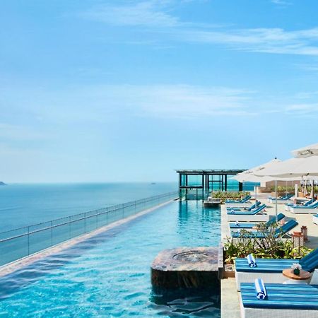 Taj Cidade De Goa Horizon, Goa 帕纳吉 外观 照片 The rooftop pool at the W Retreats & Spa, Phuket