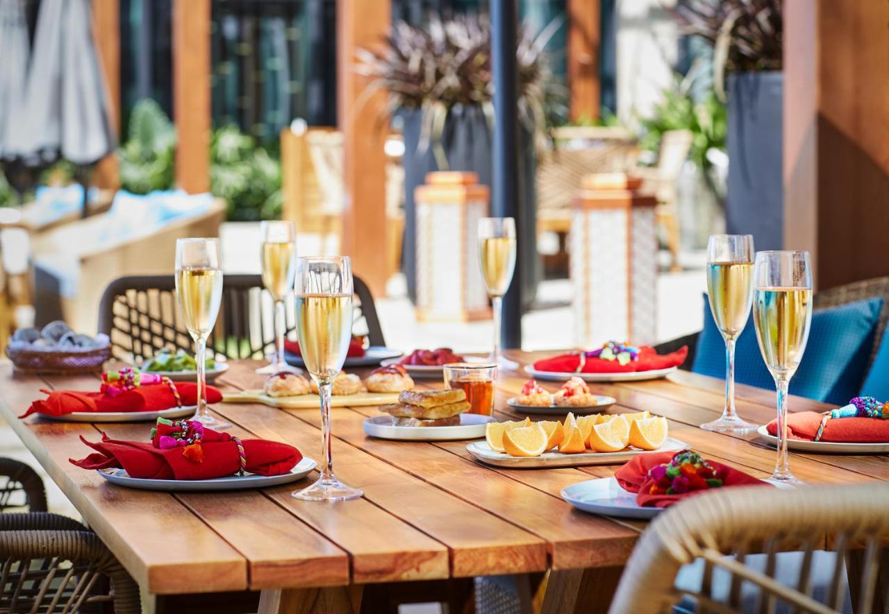 Taj Cidade De Goa Horizon, Goa 帕纳吉 外观 照片 A table set for a party