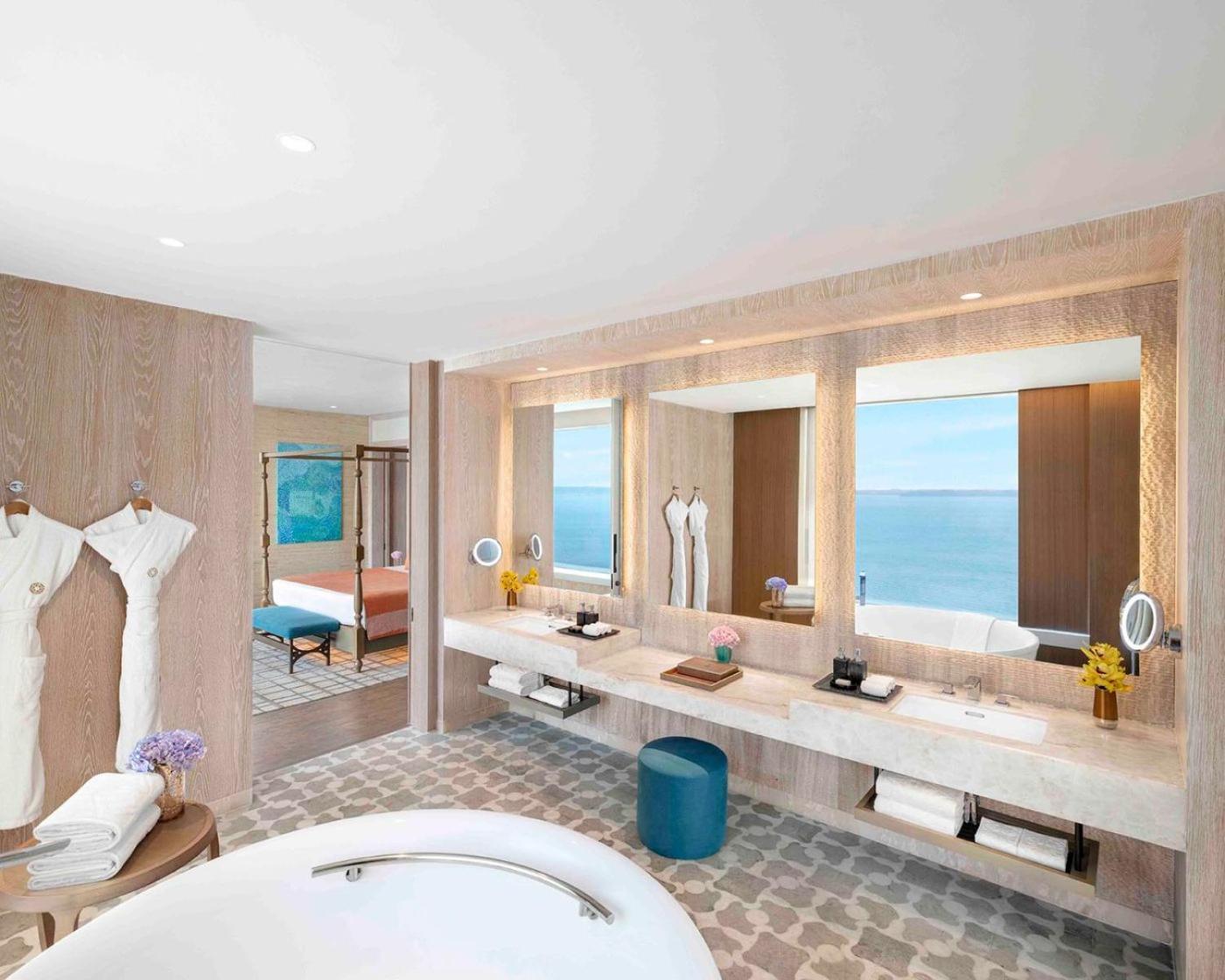 Taj Cidade De Goa Horizon, Goa 帕纳吉 外观 照片 Bathroom of a suite